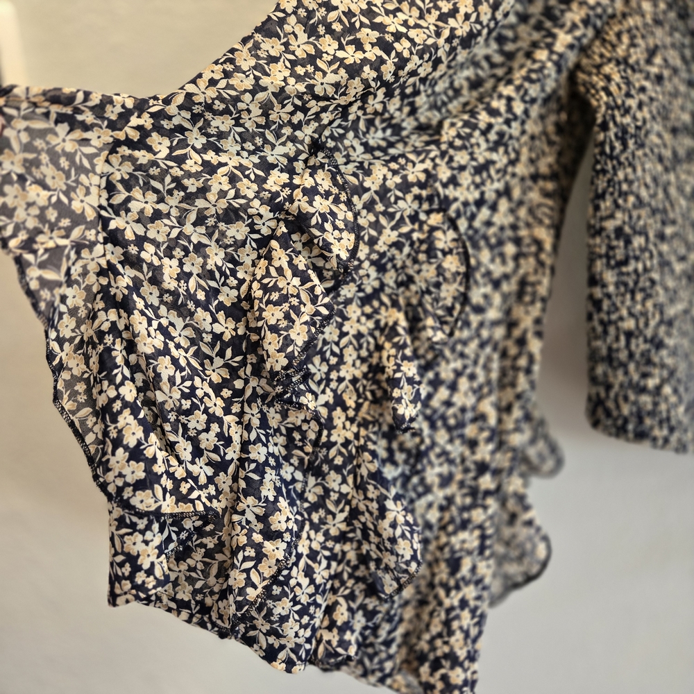 Torrid‎  and hloral Blouse - Picture 5 of 9